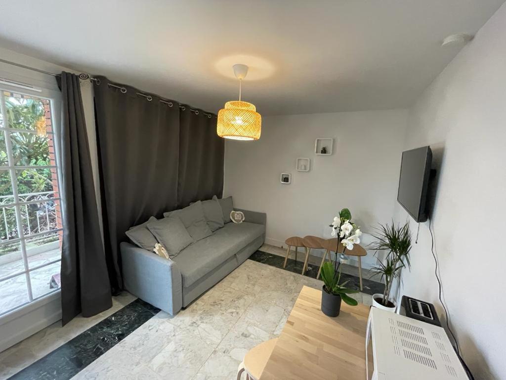 Joli T2, Terrasse Et Jardin, Ideal Pour Familles, A 15 Min De L'Aeroport Roissy Cdg Tremblay-en-France Dış mekan fotoğraf