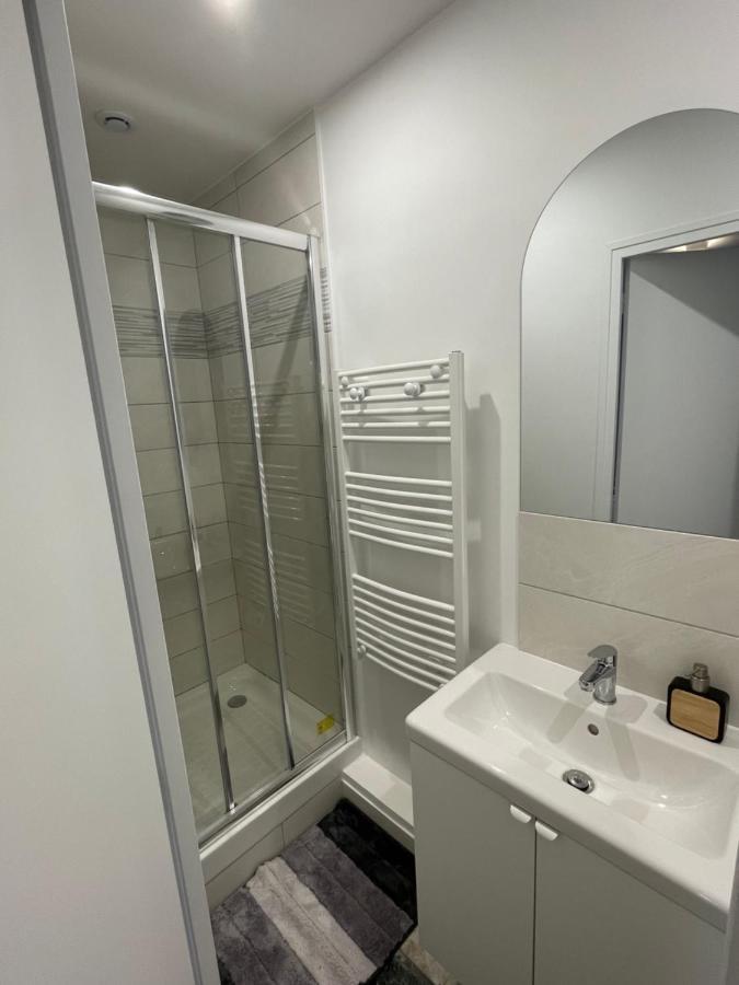Joli T2, Terrasse Et Jardin, Ideal Pour Familles, A 15 Min De L'Aeroport Roissy Cdg Tremblay-en-France Dış mekan fotoğraf